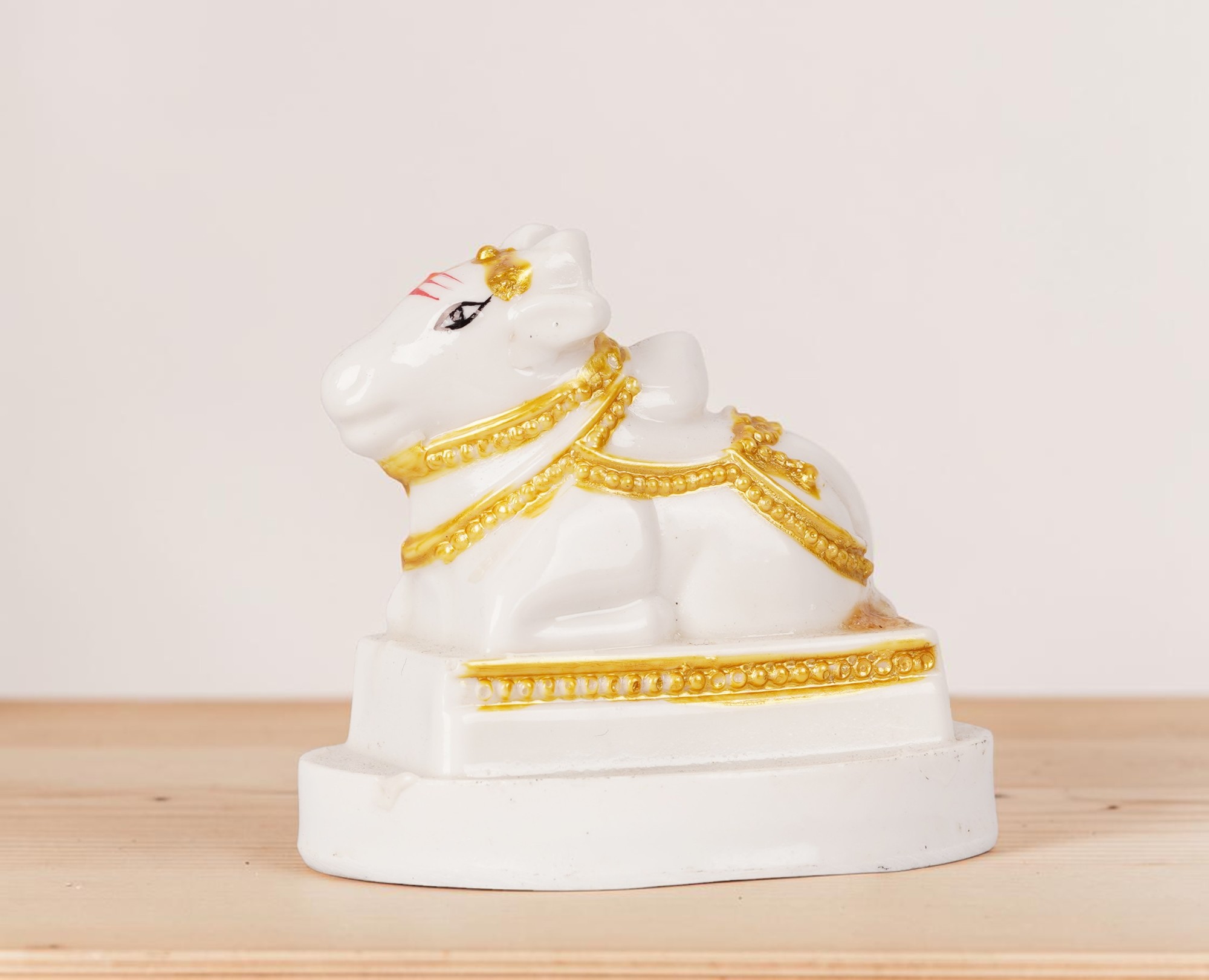 Nandhi White Statue view 2