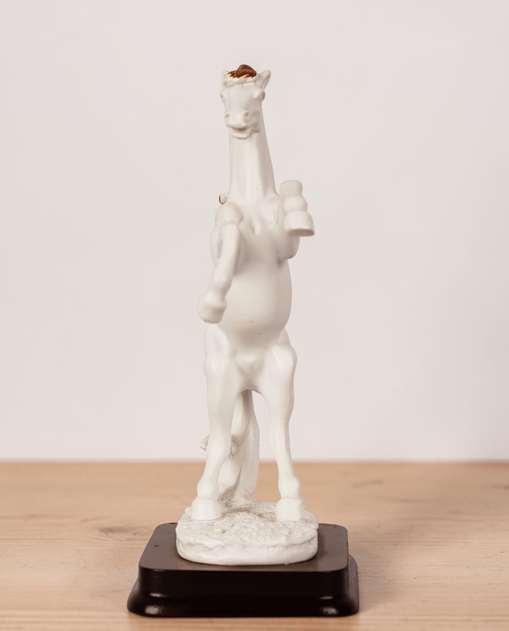 Horse Statue 003 view 4