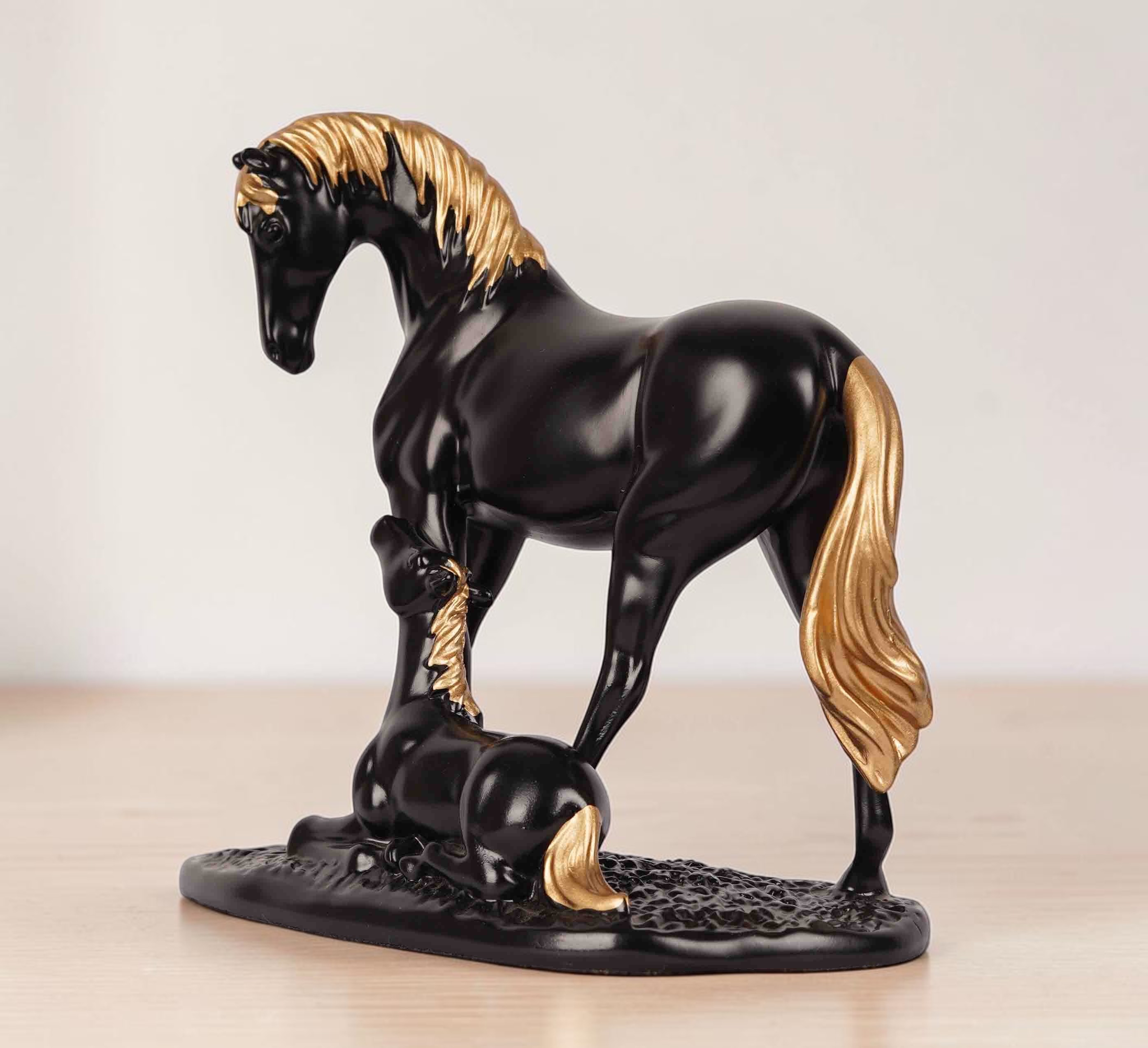 Horse Statue 001 view 2