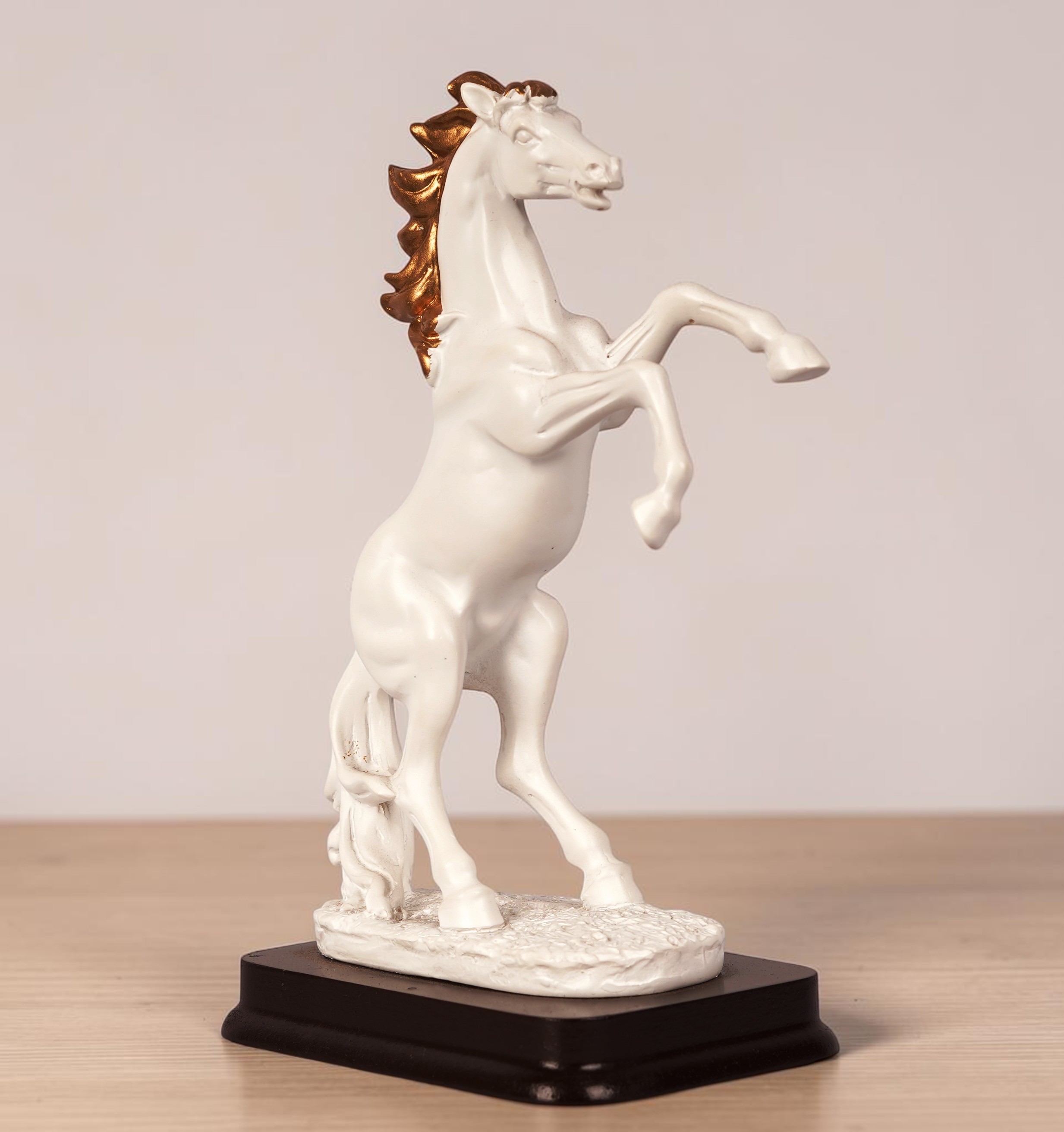 Horse Statue 003 view 2